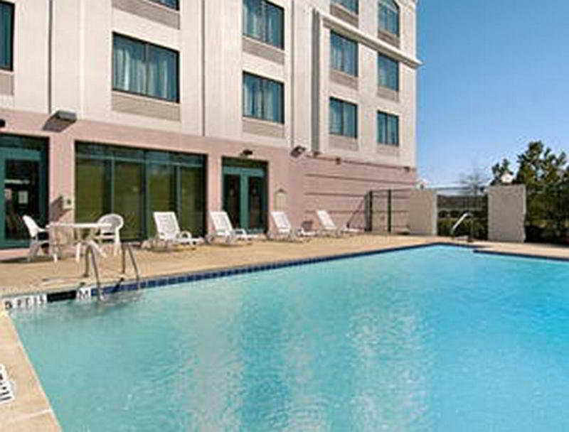 Best Western Plus Birmingham Inn & Suites Exterior photo