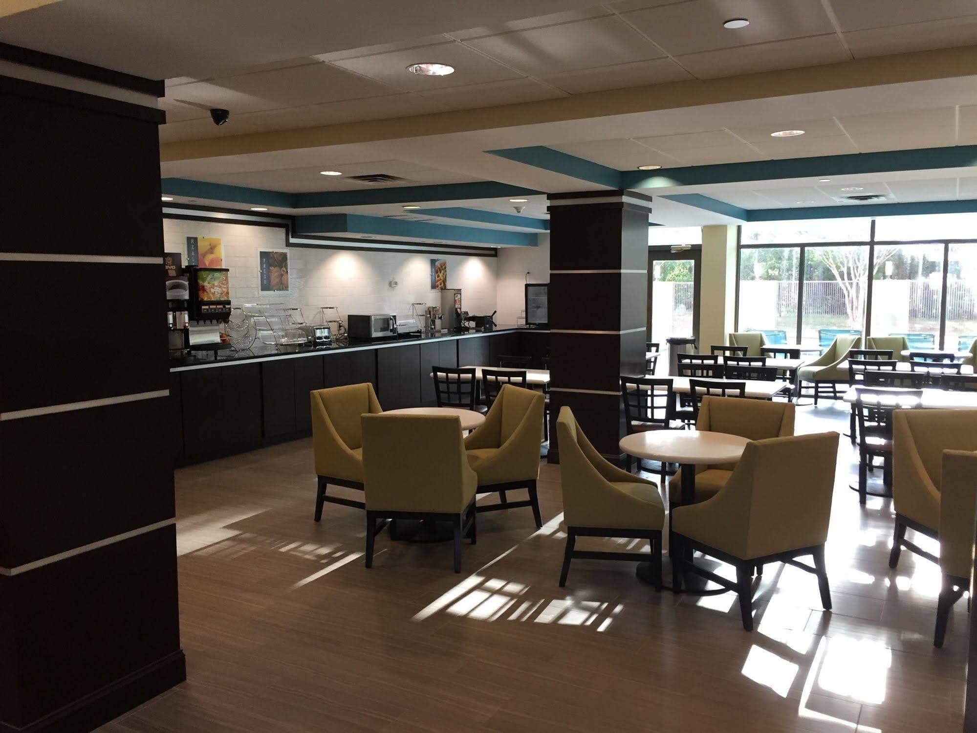 Best Western Plus Birmingham Inn & Suites Exterior photo